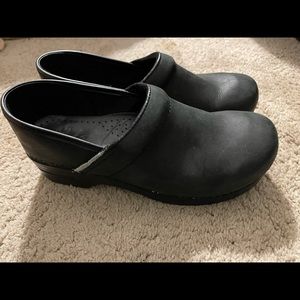 Woman’s 43 Black Dansko Clogs, oiled